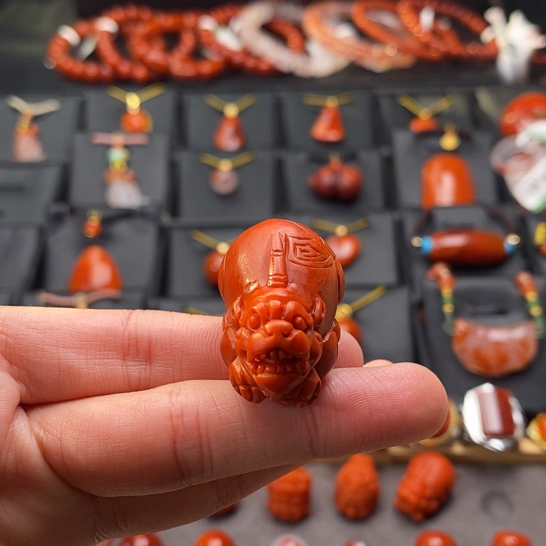 南红玛瑙未镶嵌四川凉山貔貅