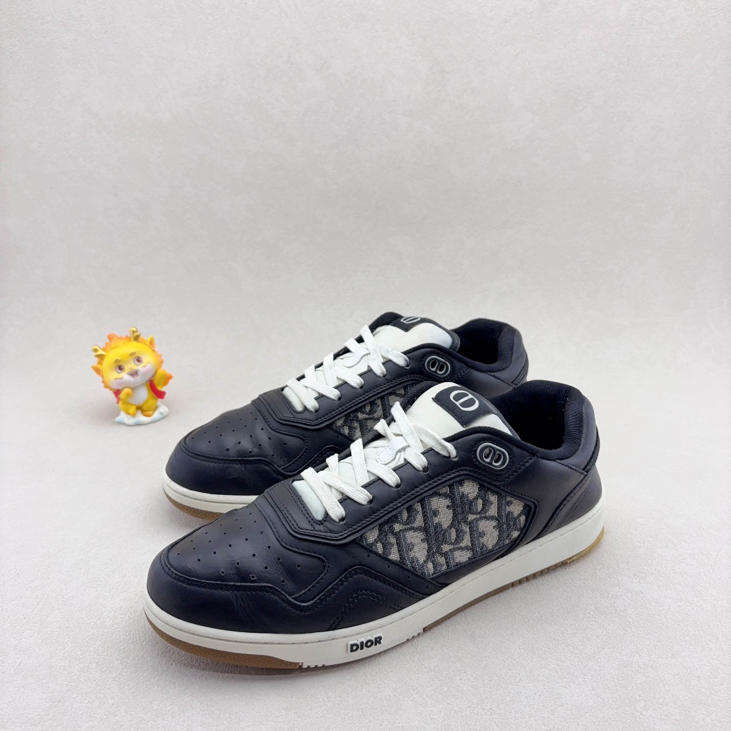 90新 DIOR/迪奥 43码/B27 经典字母徽标 黑白 低帮时尚休闲板鞋