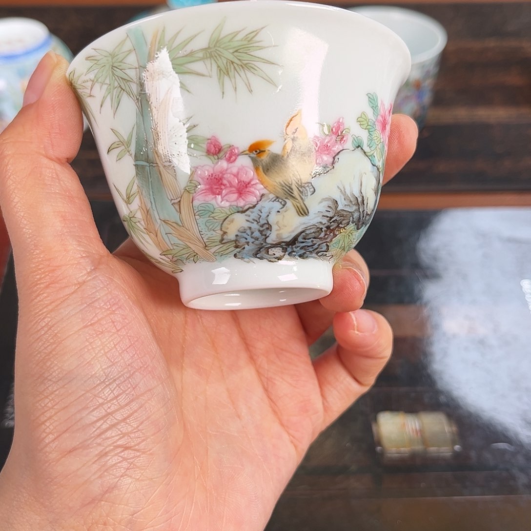 九鸣瓷艺九女友的