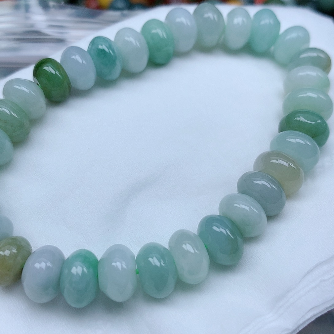 翡翠颈饰未镶嵌手串