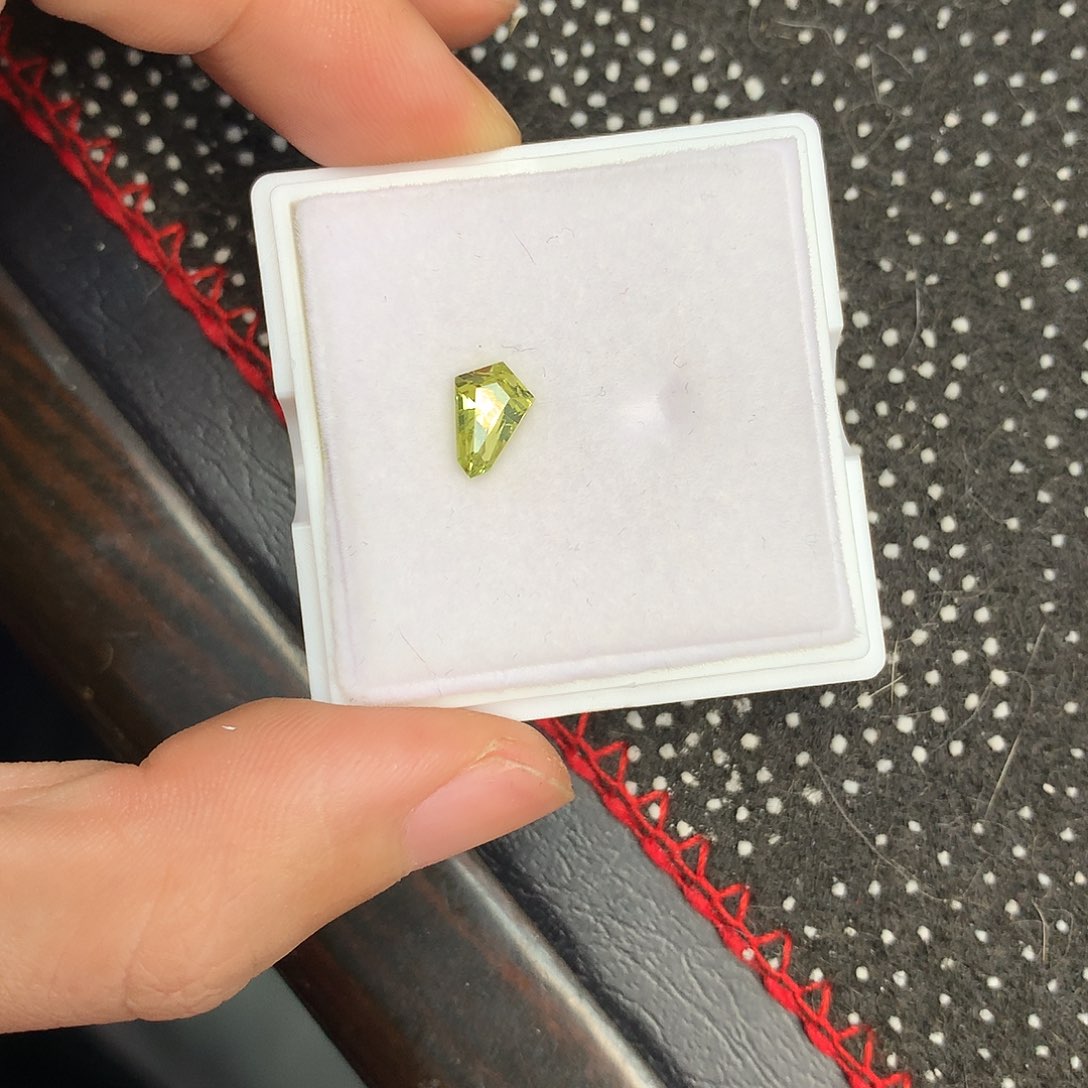 蓝宝石裸石未镶嵌1.07克拉