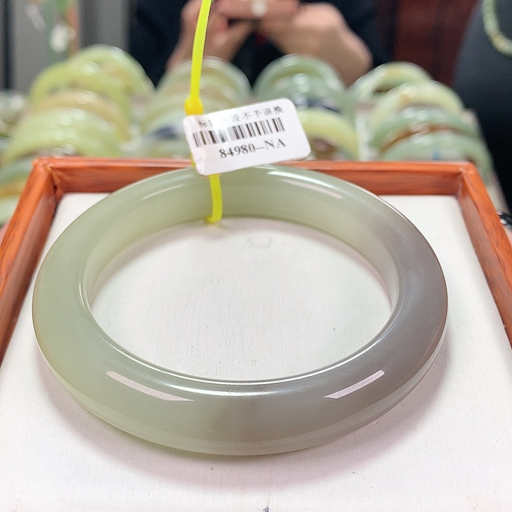 和田玉手镯未镶嵌55-56