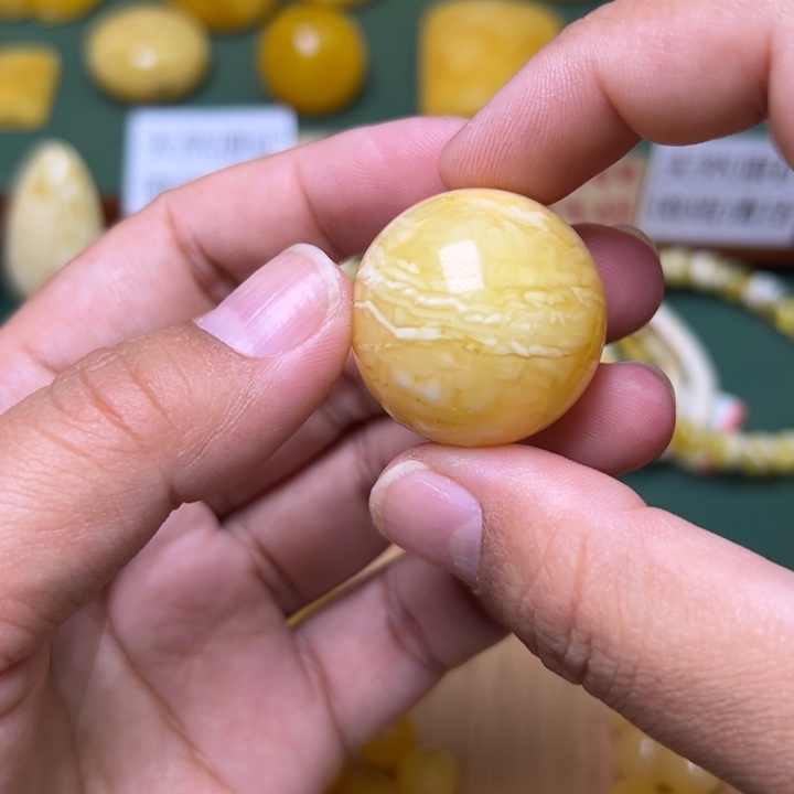 琥珀未镶嵌珠宝奇石