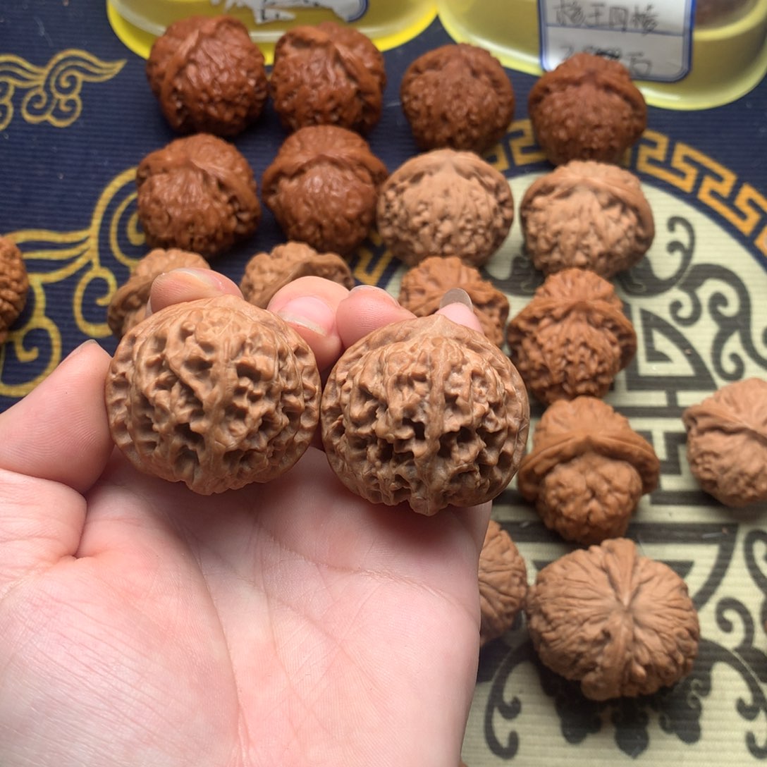 文玩核桃吊坠金钉元宝40