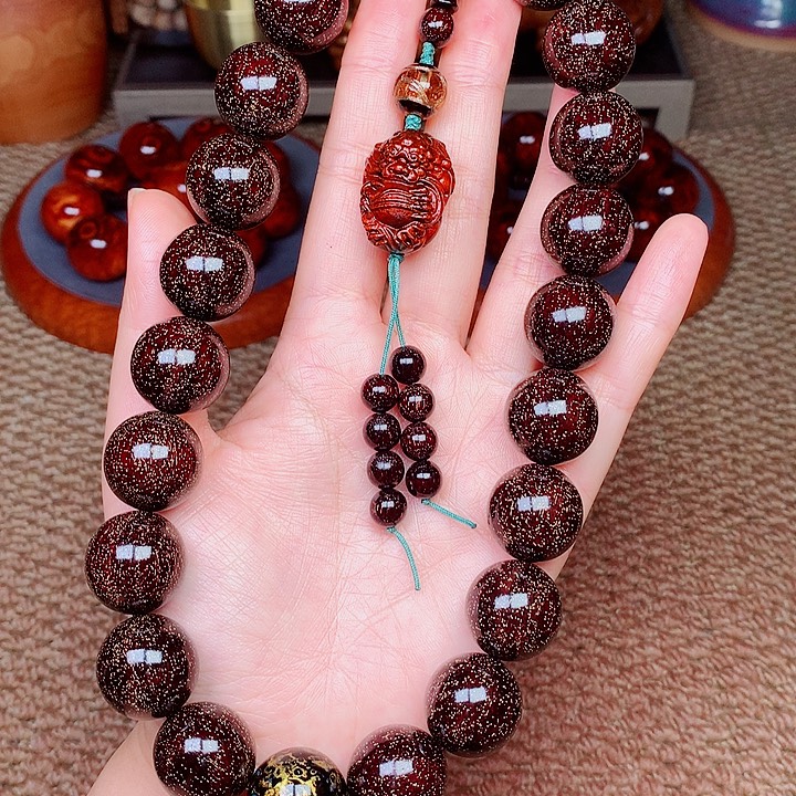 檀香紫檀（小叶紫檀）20手持