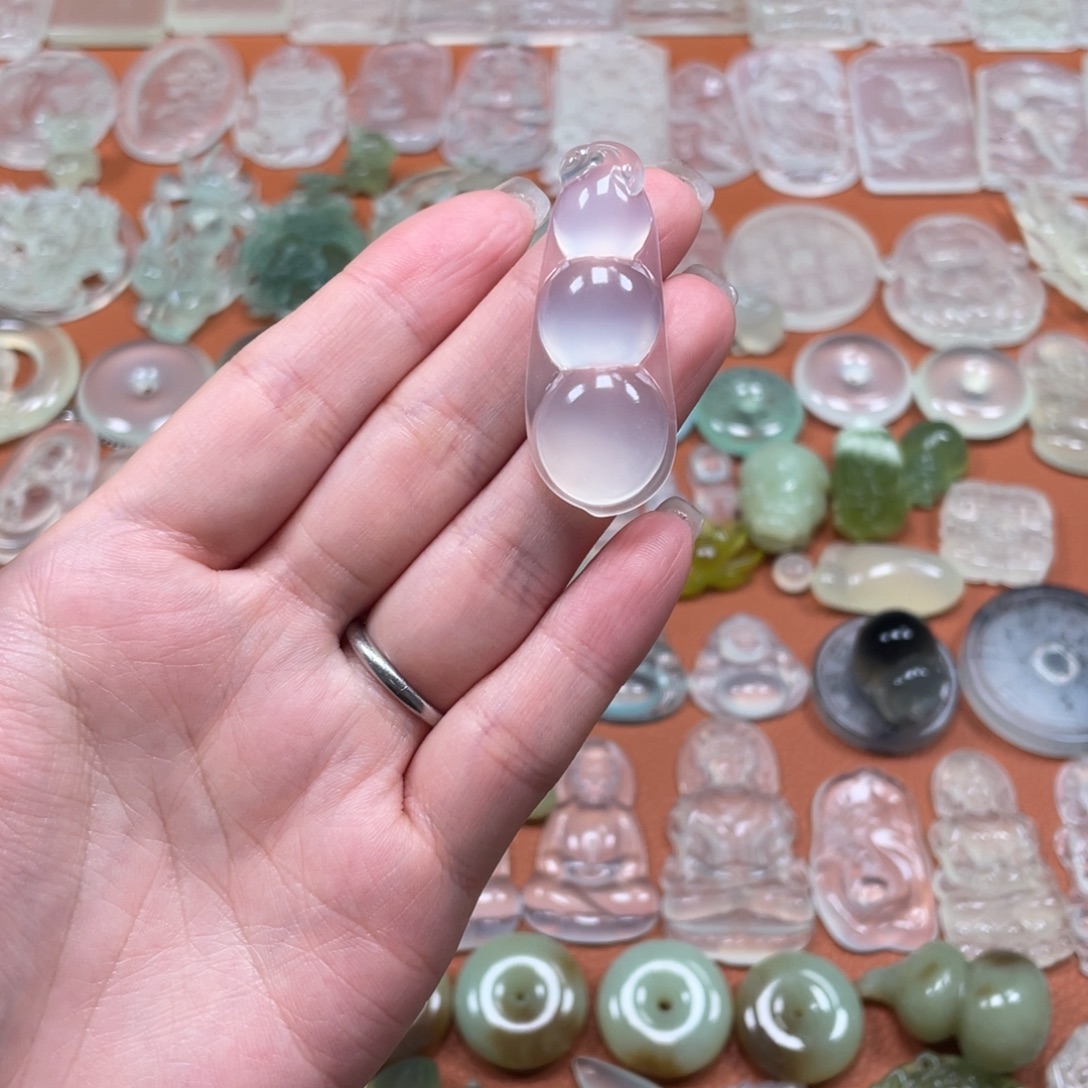 鑫***号蛇纹石玉未镶嵌颈饰