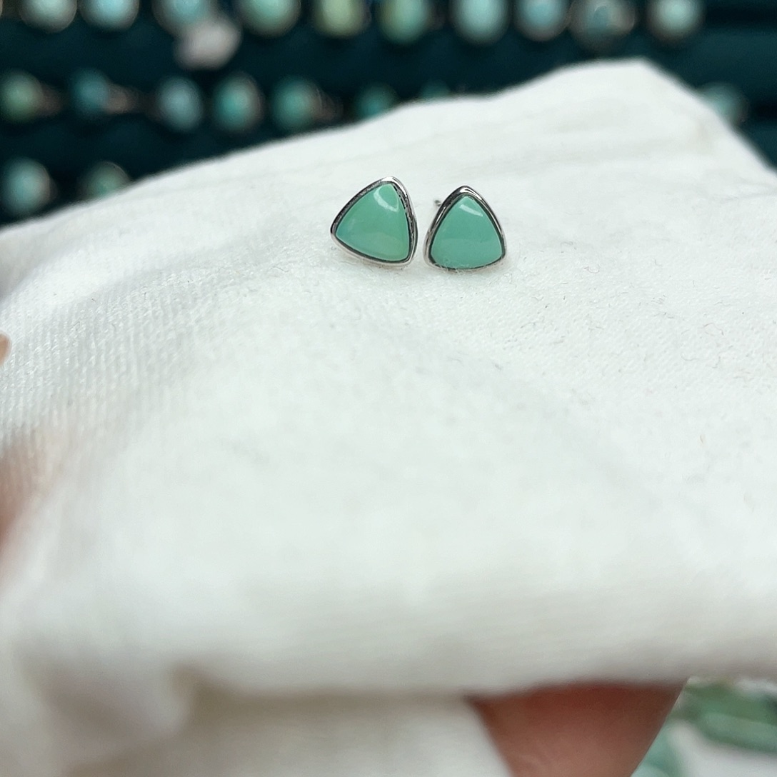 绿松石绿松石未镶嵌