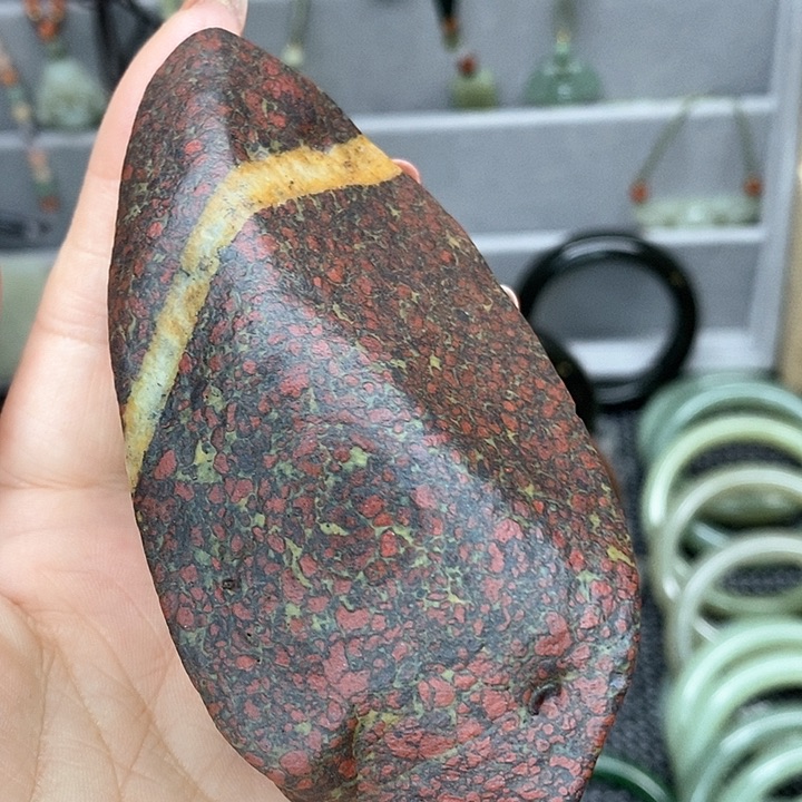 透闪石质玉挂件未镶嵌
