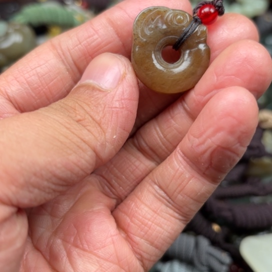 和田玉吊坠未镶嵌