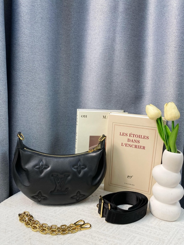 99新 LouisVuitton/路易威登 Lv over the moon月亮包76491078