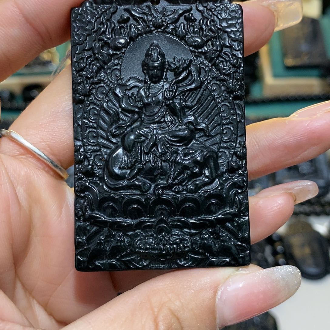 蛇纹石玉颈饰未镶嵌陪****纱