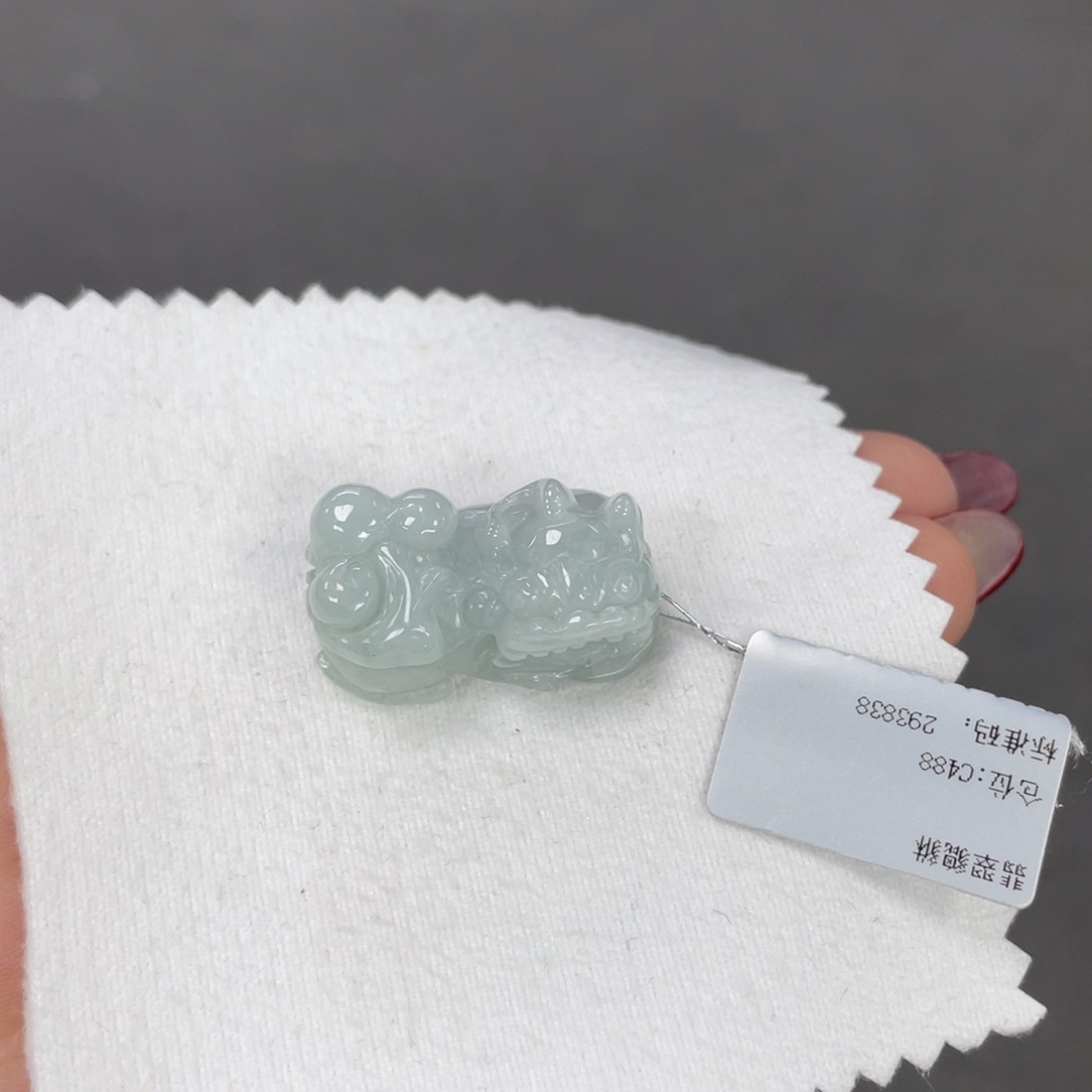 翡翠颈饰未镶嵌霸王貔貅