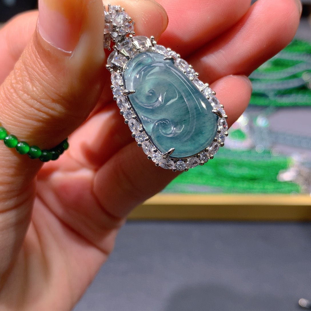 翡翠手链未镶嵌天然翡翠