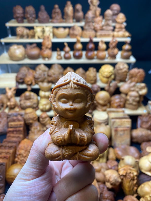 崖柏木雕 孙悟空 小猴子一物一拍