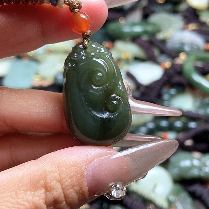 和田玉颈饰未镶嵌