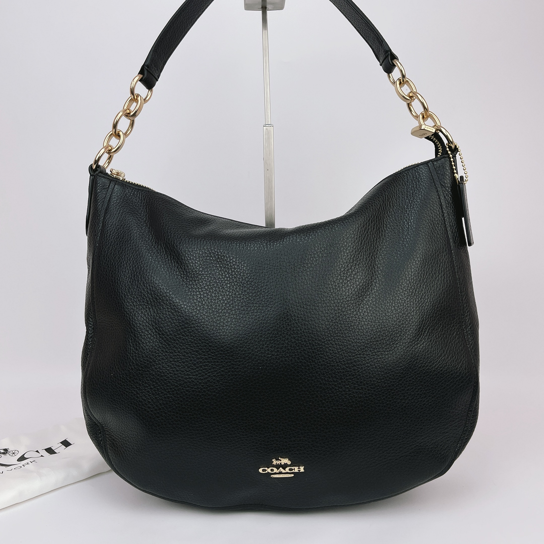 95新 COACH/蔻驰 蔻驰 黑色牛皮腋下包底长30 M979