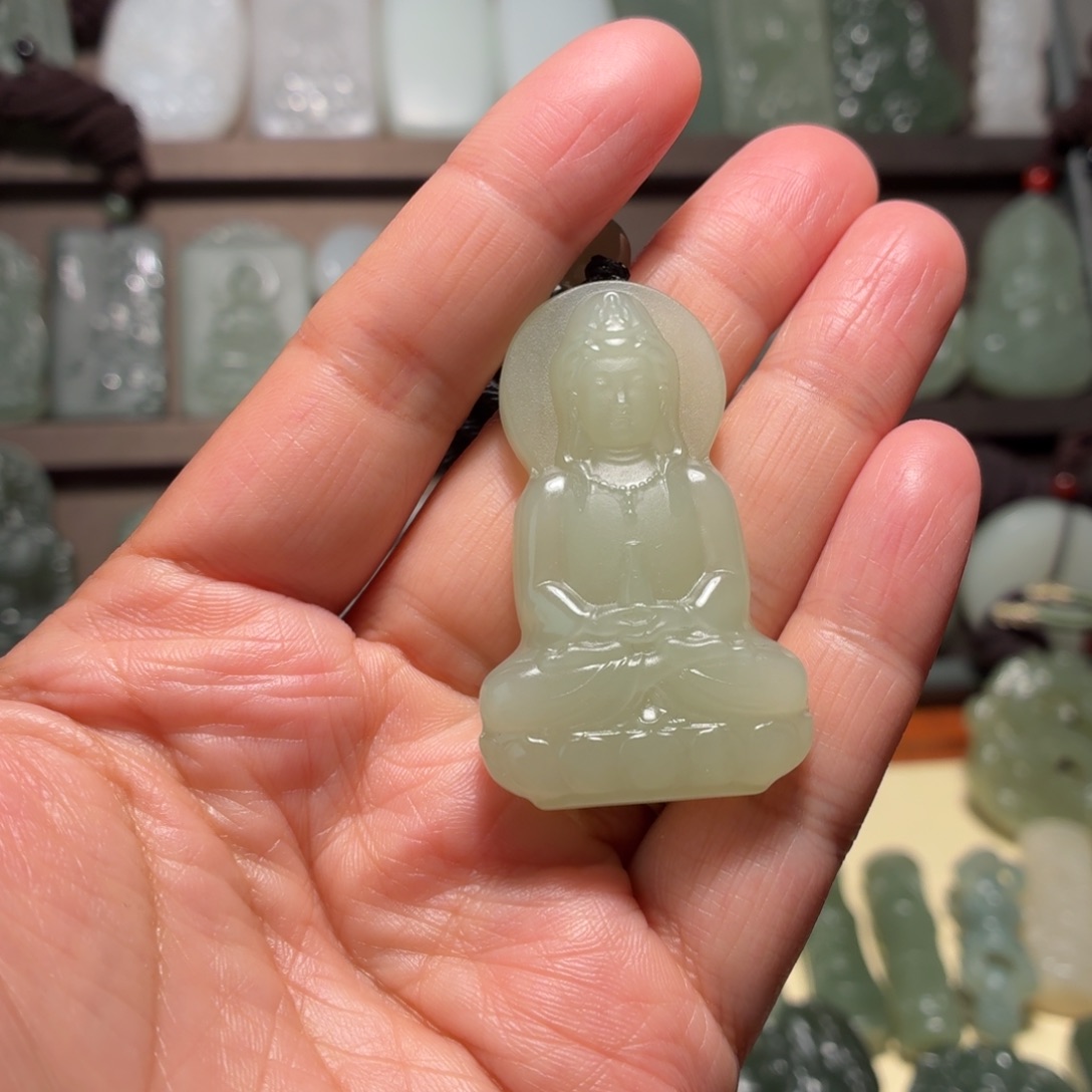 上***水和田玉未镶嵌颈饰