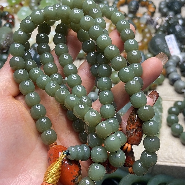 透闪石质玉未镶嵌手链