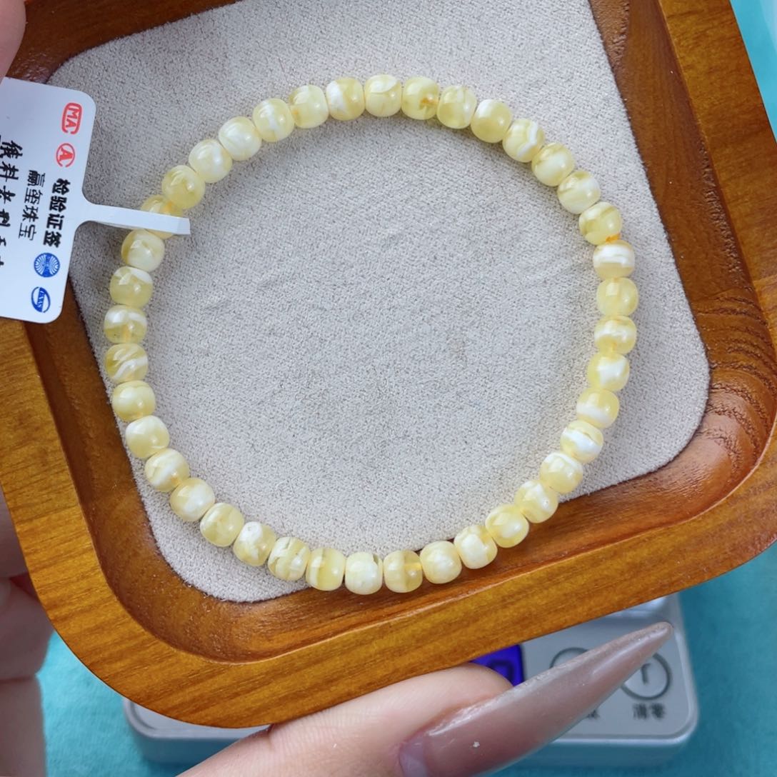 蜜蜡裸石未镶嵌蜜蜡89