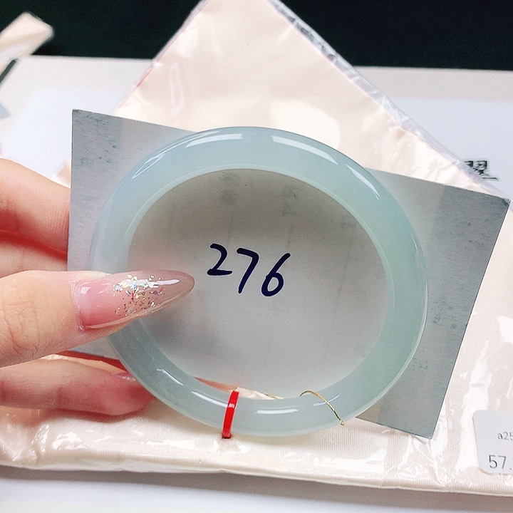 翡翠手镯（圆镯）未镶嵌57+