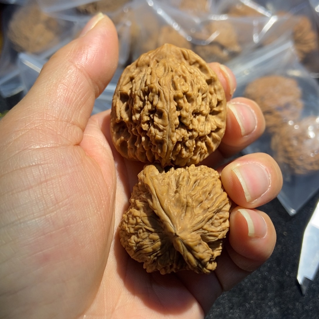 吊坠文玩核桃三角南疆石80