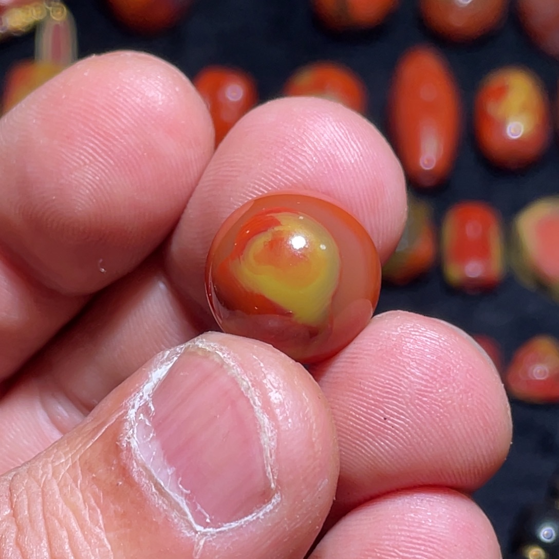 浮***生南红玛瑙未镶嵌手链15+包浆单珠一个