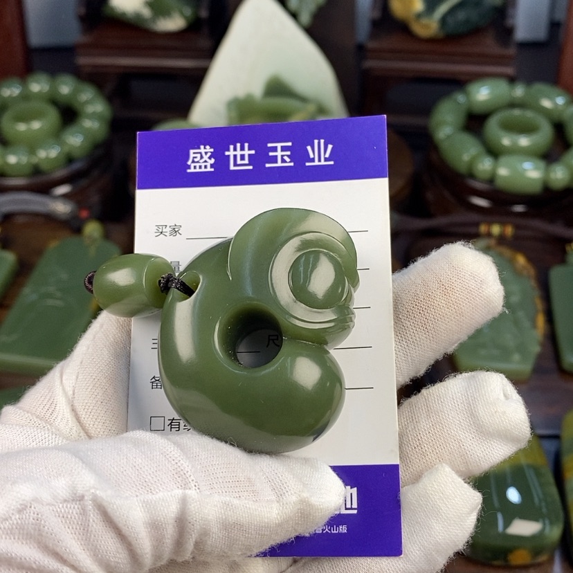 【闪购商品】岫岩老玉（透闪石质玉）颈饰未镶嵌萧*