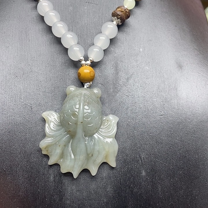 未镶嵌蛇纹石玉颈饰