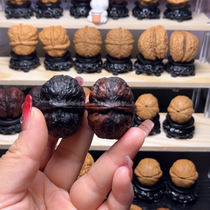 文玩核桃吊坠18w玉罗汉40尺