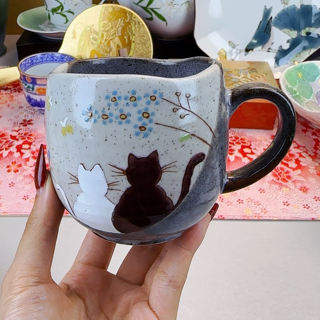 他家茶具瓷器真美！