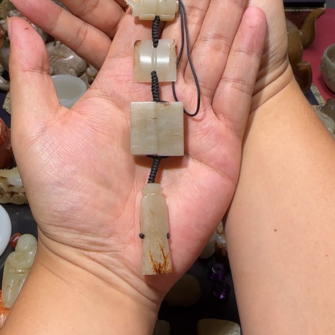 能***亮和田玉未镶嵌挂件