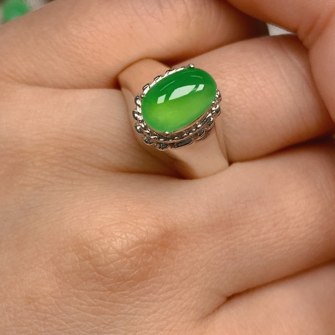 翡翠戒指未镶嵌翡翠