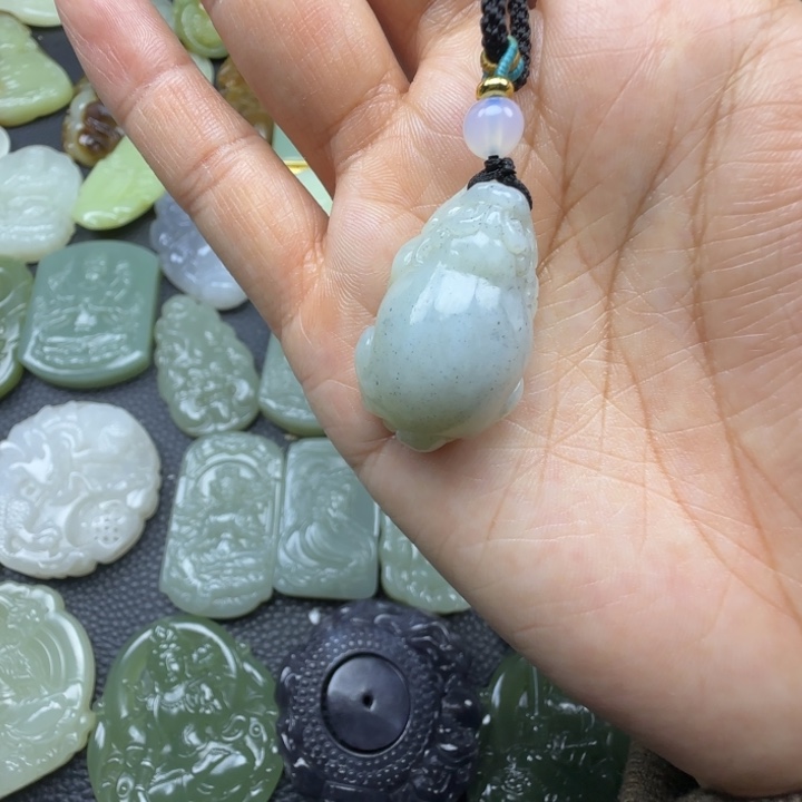 和田玉未镶嵌珠宝奇石