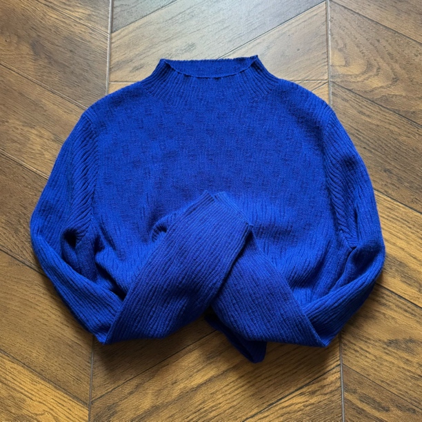 克莱因蓝女款镂空花立领显瘦高级长袖毛衣羊绒