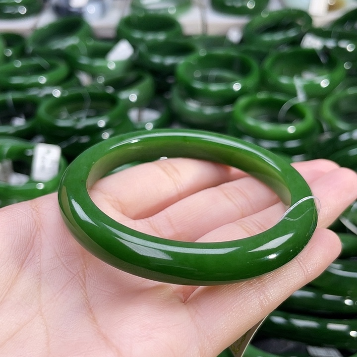 未镶嵌手镯和田玉（碧玉）