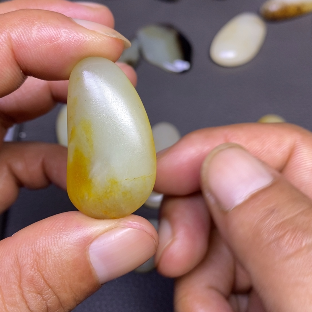 和田玉（糖玉）未镶嵌挂件