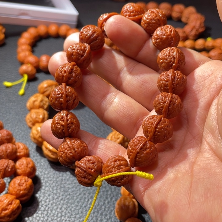 文玩核桃手串大****街桃心