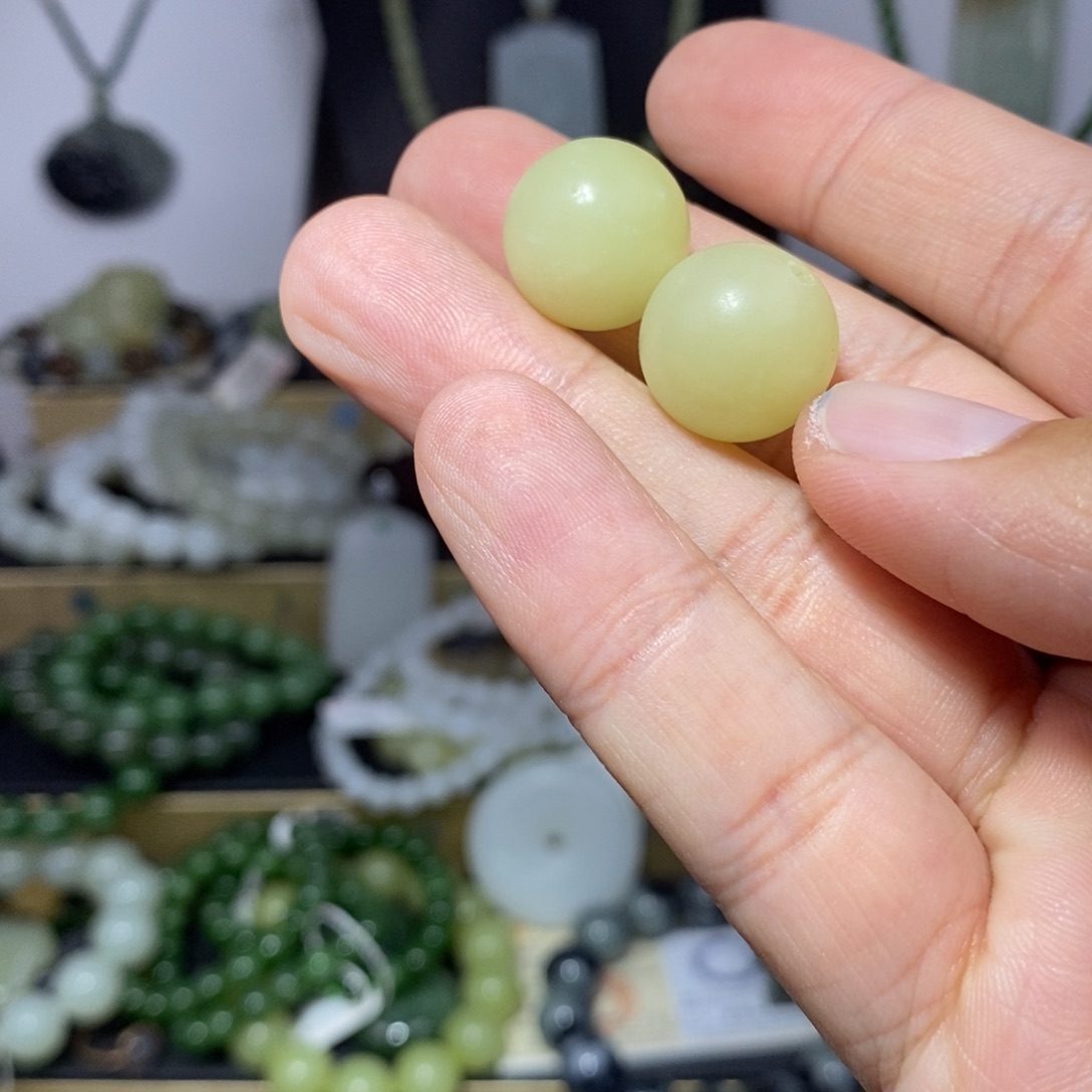 立***n未镶嵌手链和田玉
