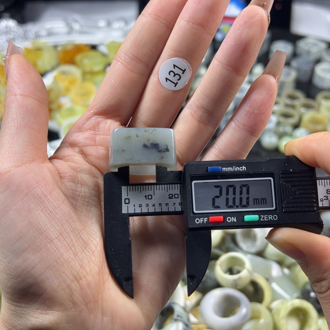 蛇纹石玉未镶嵌戒指