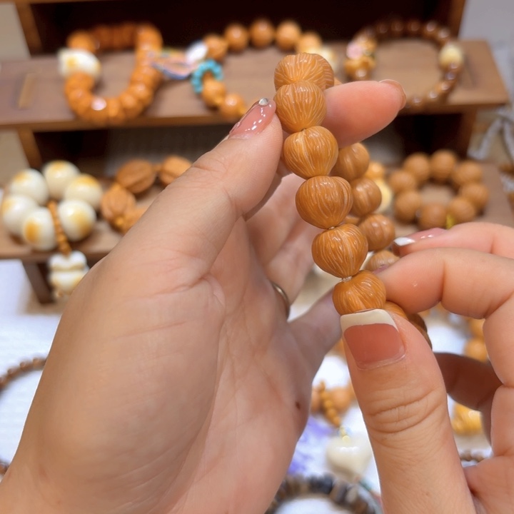星月菩提手串猴头屁桃素圈