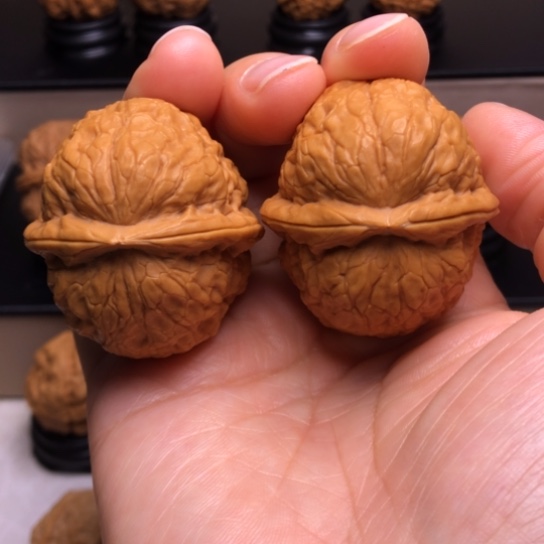 文玩核桃把件九五玄铁31