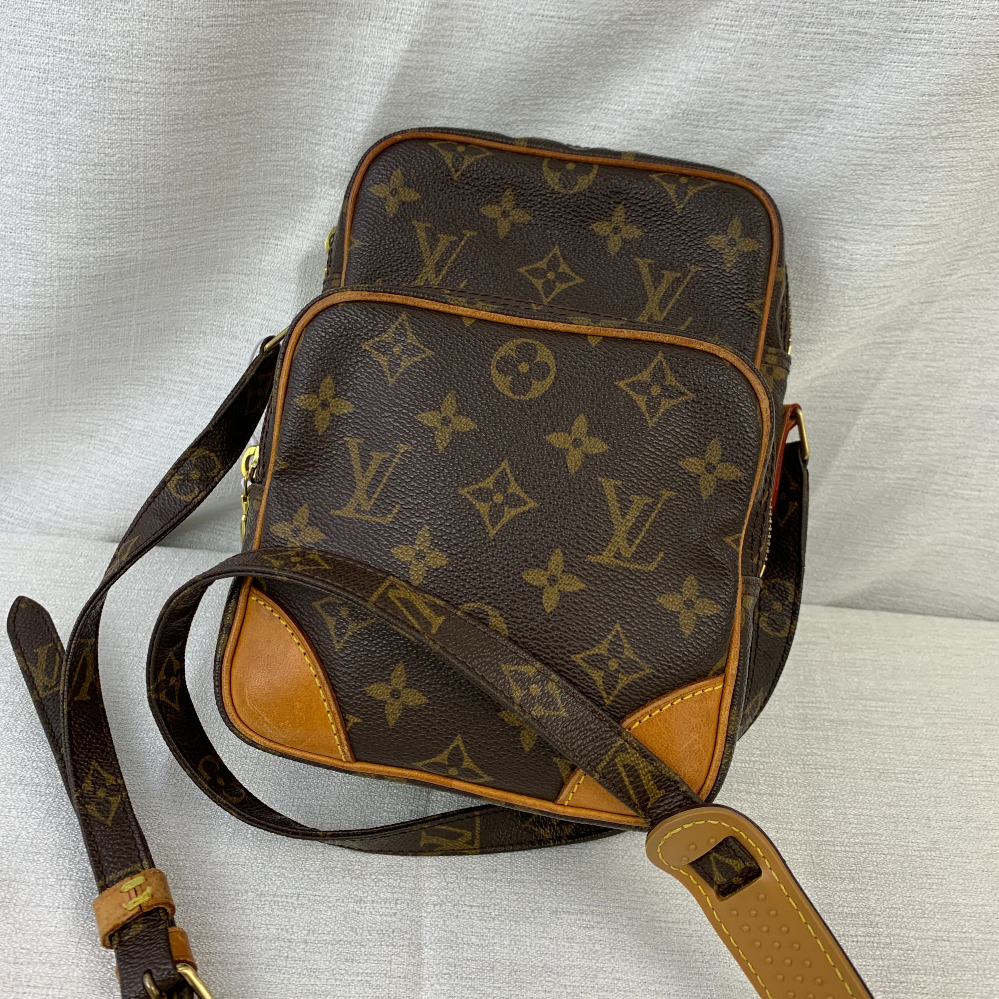 95新 LouisVuitton/路易威登 老花竖版相机包/WJ11108121/8121