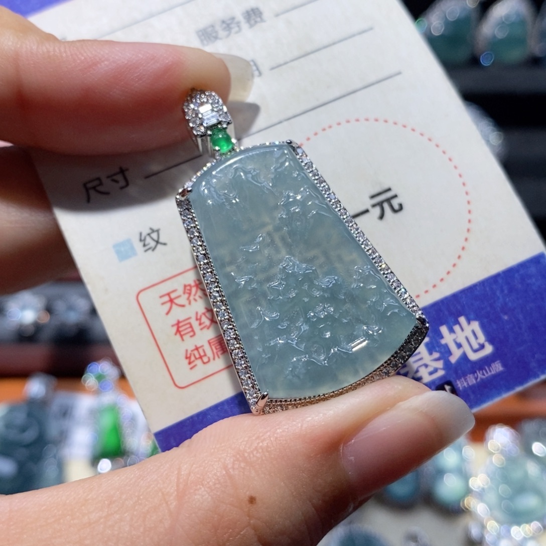 翡翠未镶嵌颈饰翡翠