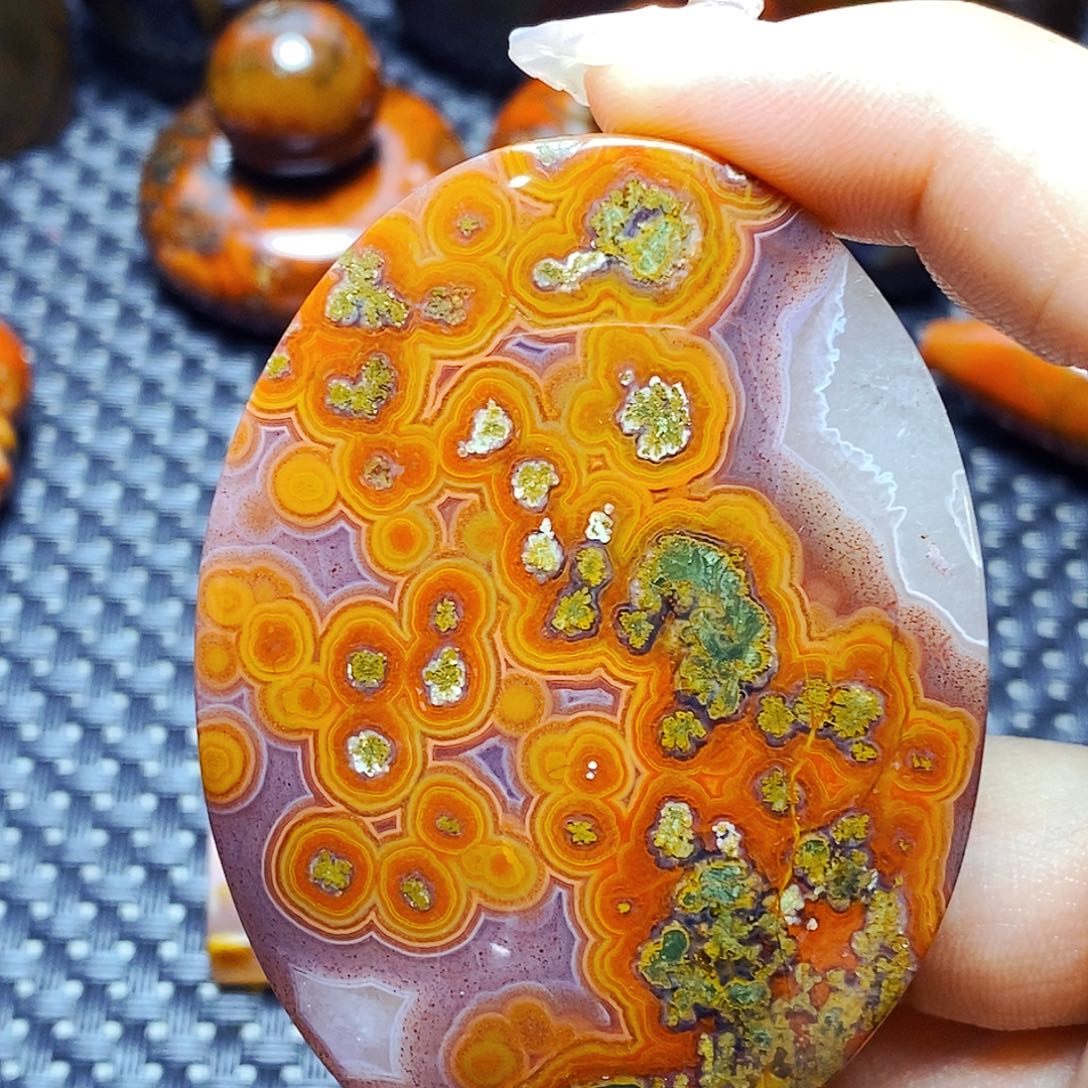 未镶嵌颈饰玛瑙/玉髓游*