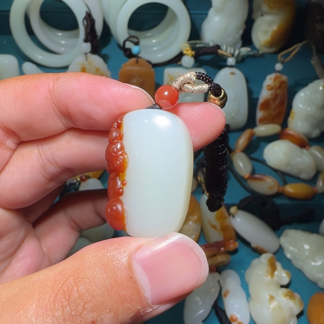 和田玉颈饰未镶嵌?***?