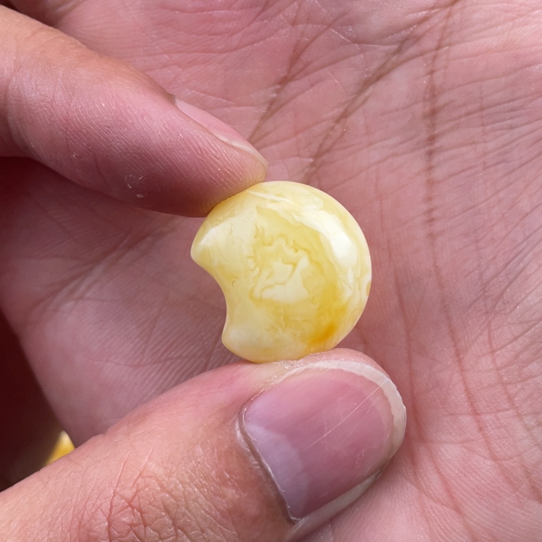 琥珀裸石未镶嵌蜜蜡