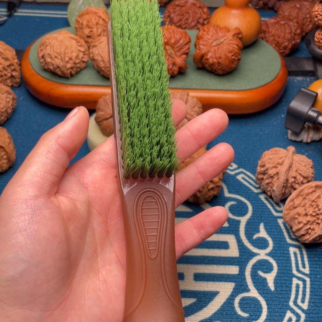 嘿***嘿把件文玩核桃刷子