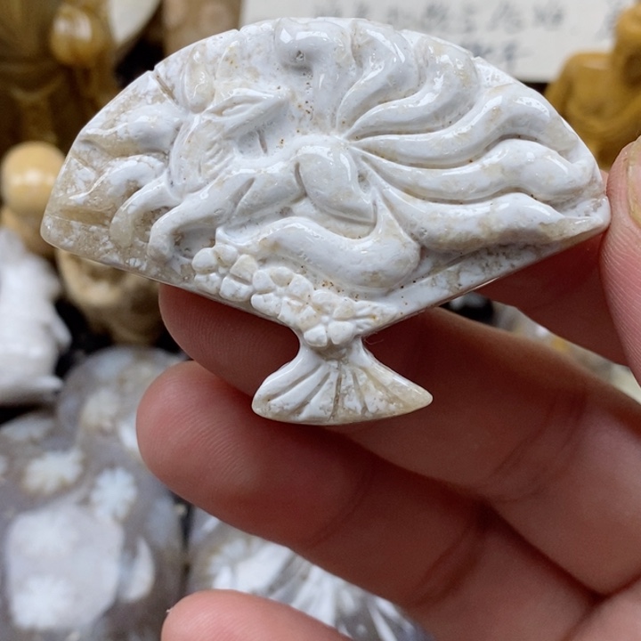 颈饰未镶嵌硅化珊瑚（珊瑚玉）有瑕