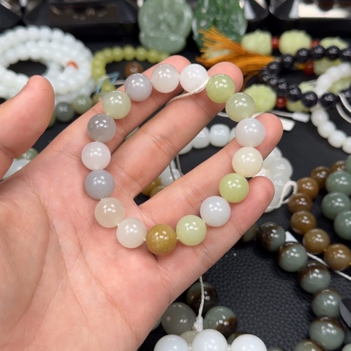 和田玉未镶嵌手串