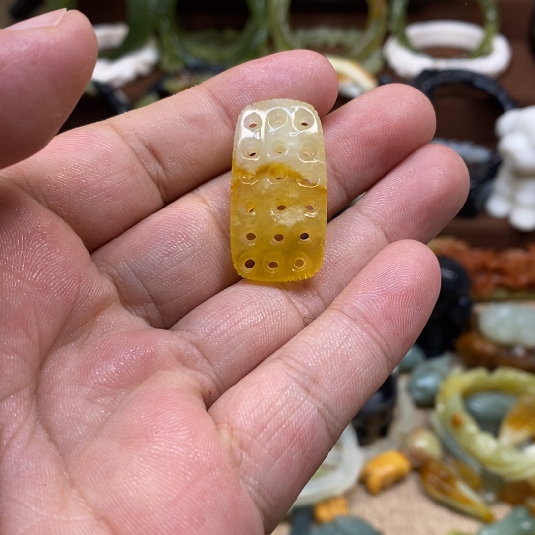 蛇纹石玉吊坠(赠链)未镶嵌